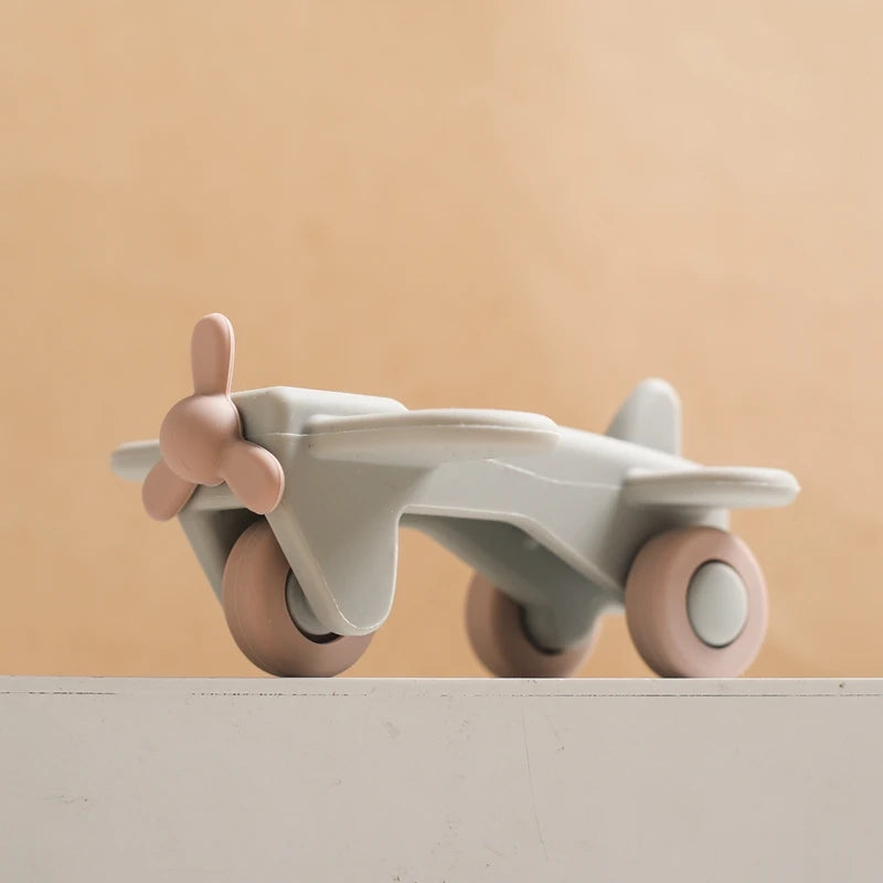 Baby BPA Free Silicone Car Ambulance Toys Wooden Cartoon Bus Teether Educational Montessori Toys For Children Teething Baby Toys